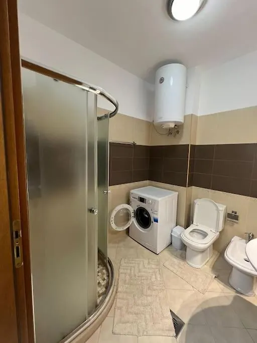 Home Sweet Home Elbasan 0*,  Albanien